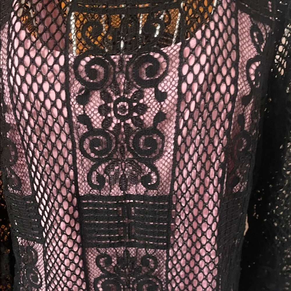 Nicole Miller Black Lace Top with Pink Underlay – Size L (Regular) - Picture 4 of 16